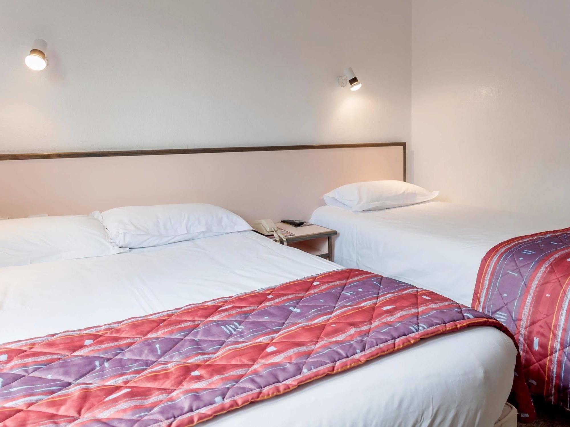 Hotel Le Chatard Sarcey Eksteriør bilde