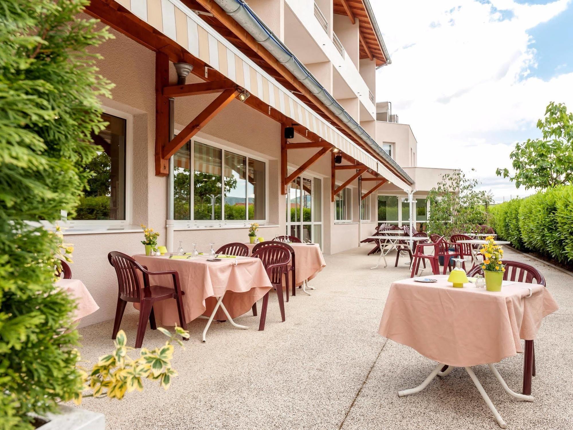 Hotel Le Chatard Sarcey Eksteriør bilde