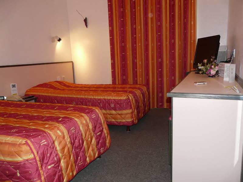 Hotel Le Chatard Sarcey Eksteriør bilde